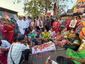 जयपुर में सिलेंडर की शवयात्रा