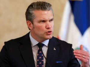 मेरिकी रक्षा मंत्री पीट हेगसेथ