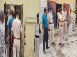 चप्पे-चप्पे की तलाशी ले रही पुलिस