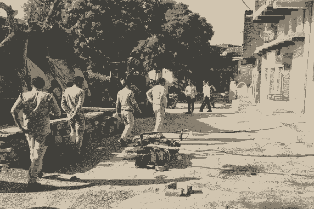 पुलिस पहुंची मौके पर