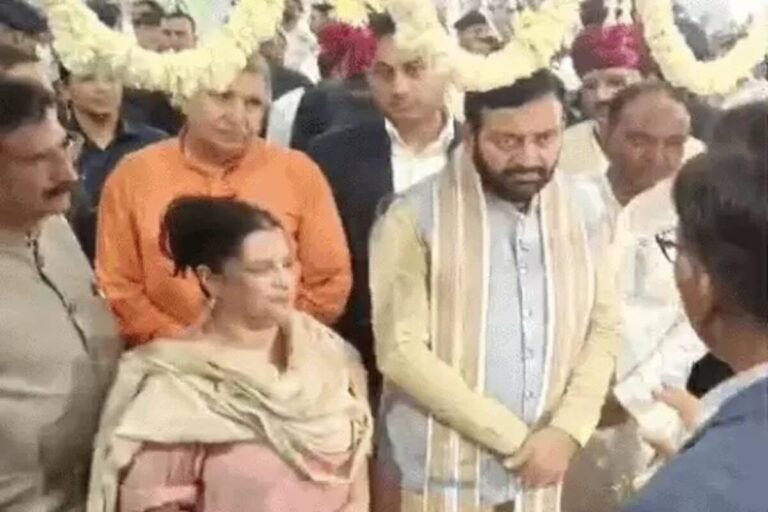 भिवानी में हरियाणा CM सैनी का बड़ा ऐलान: ‘मैं किसान का बेटा, हर दर्द समझता हूं’; बोले- “2500 पटवारी गांवों में पहुंचेंगे”