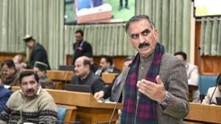हिमाचल CM सुक्खू ने पेश किया बजट, सीएम-सांसदों के वेतन पर कैंची