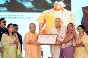 136 परिवारों को आवास, शौचालय और भूमि के पट्टों का वितरण