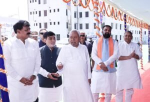 सीएम नीतीश ने करोड़ों की योजनाओं का शिलान्यास और उद्घाटन किया