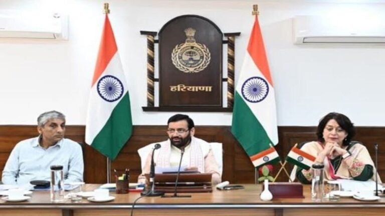 केंद्र योजनाओं पर हरियाणा CM सैनी ने अपनाया सख्त रुख, बोले- “अनुदान राशि का समयबद्ध उपयोग हो सुनिश्चित”