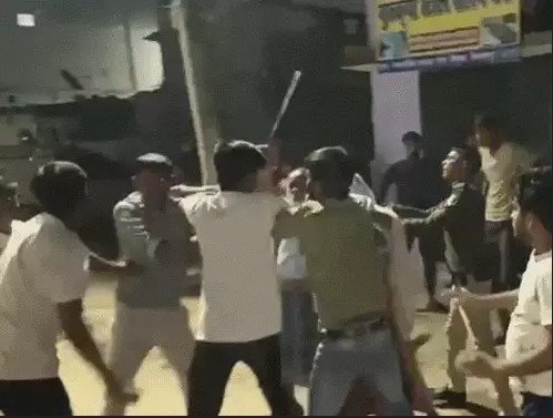 धर्मांतरण को लेकर मारपीट