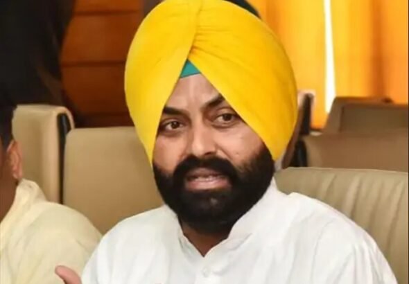 परिवहन मंत्री का इस्तीफा