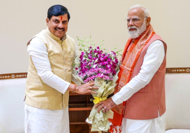 पीएम ने दी सीएम को जन्मदिन की बंधाई