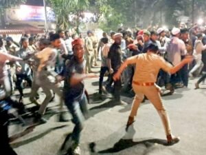 मुस्लिम समाज ने किया हंगामा