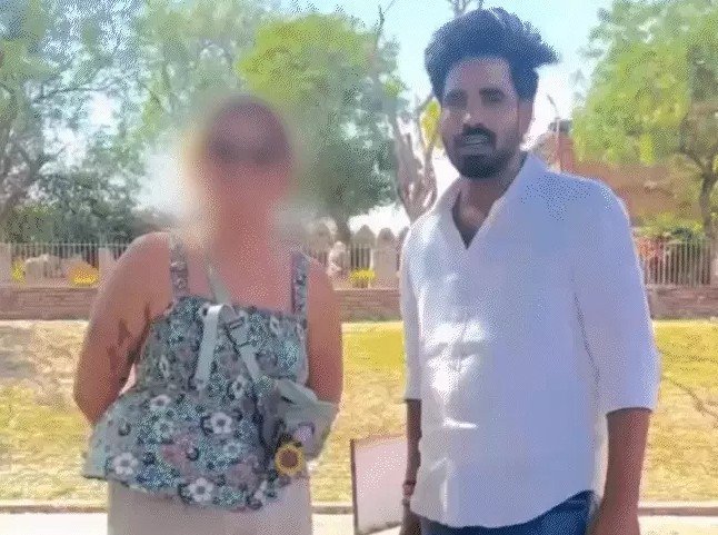 इन्फ्लुएंसर की हरकत पर विवाद