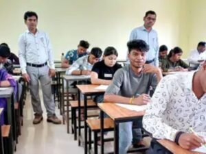 12 हजार में नकल!