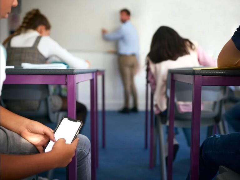 Mobile ban in Uttarakhand schools