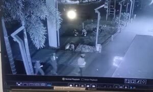 CCTV में कैद हुए 3 बदमाश