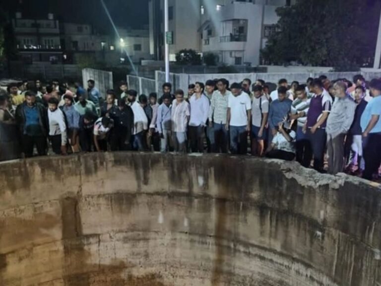 Nashik car accident well