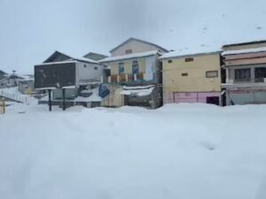 केदारनाथ घाटी में बर्फबारी