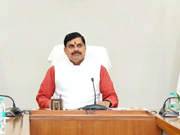 CM डॉ मोहन ने कलेक्टर्स को दिए निर्देश