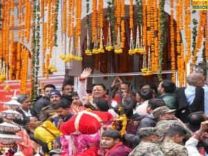  CM धामी ने पूजा कर की देश-प्रदेश की सुख-समृद्धि की कामना