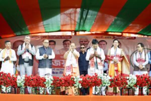 चुनावी रण में उतरे CM योगी