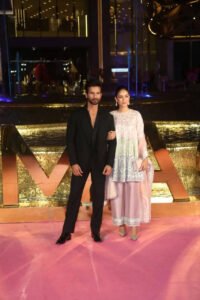 शाहिद कपूर पत्नी के साथ