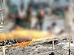 अस्पताल में रेप पीड़ित छात्रा की लाश।