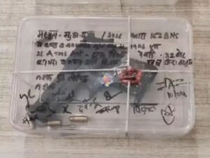 आतंकी से बरामद .32 बोर की अवैध पिस्टल।