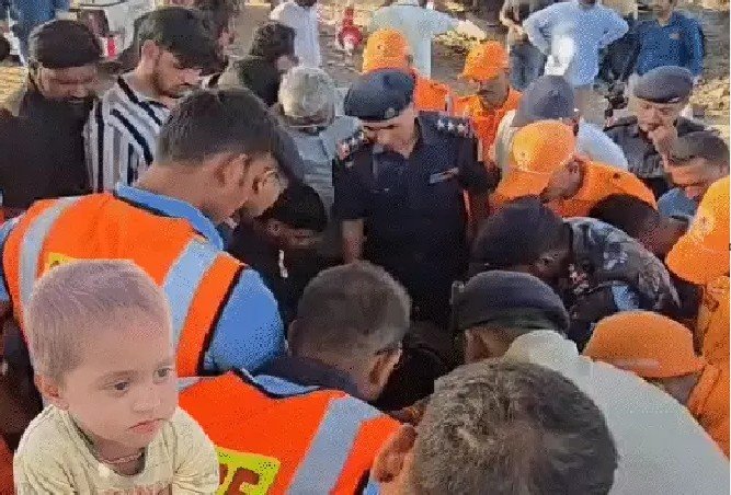 जिंदगी की जंग हारा भागीरथ