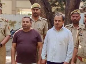 तस्वीर ओटी टेक्नीशियन राजेश कुमार और कुलदीप सिंह राघव की है।