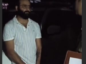 देर रात फार्म हाउस में छापा