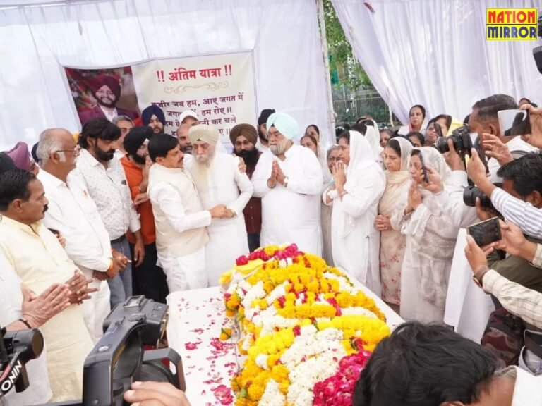 मुख्यमंत्री ने दी श्रद्धांजलि